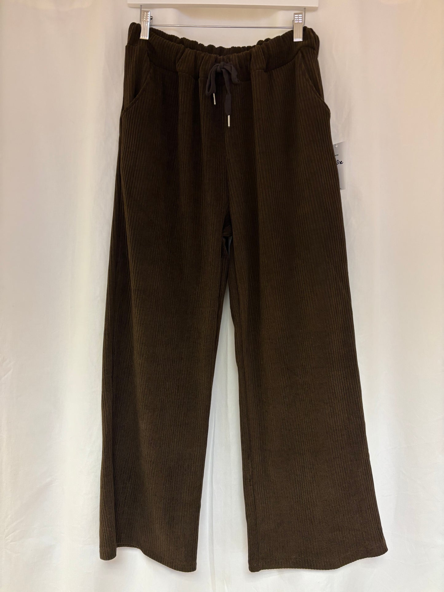 Weite Cordhose mit Gummizug