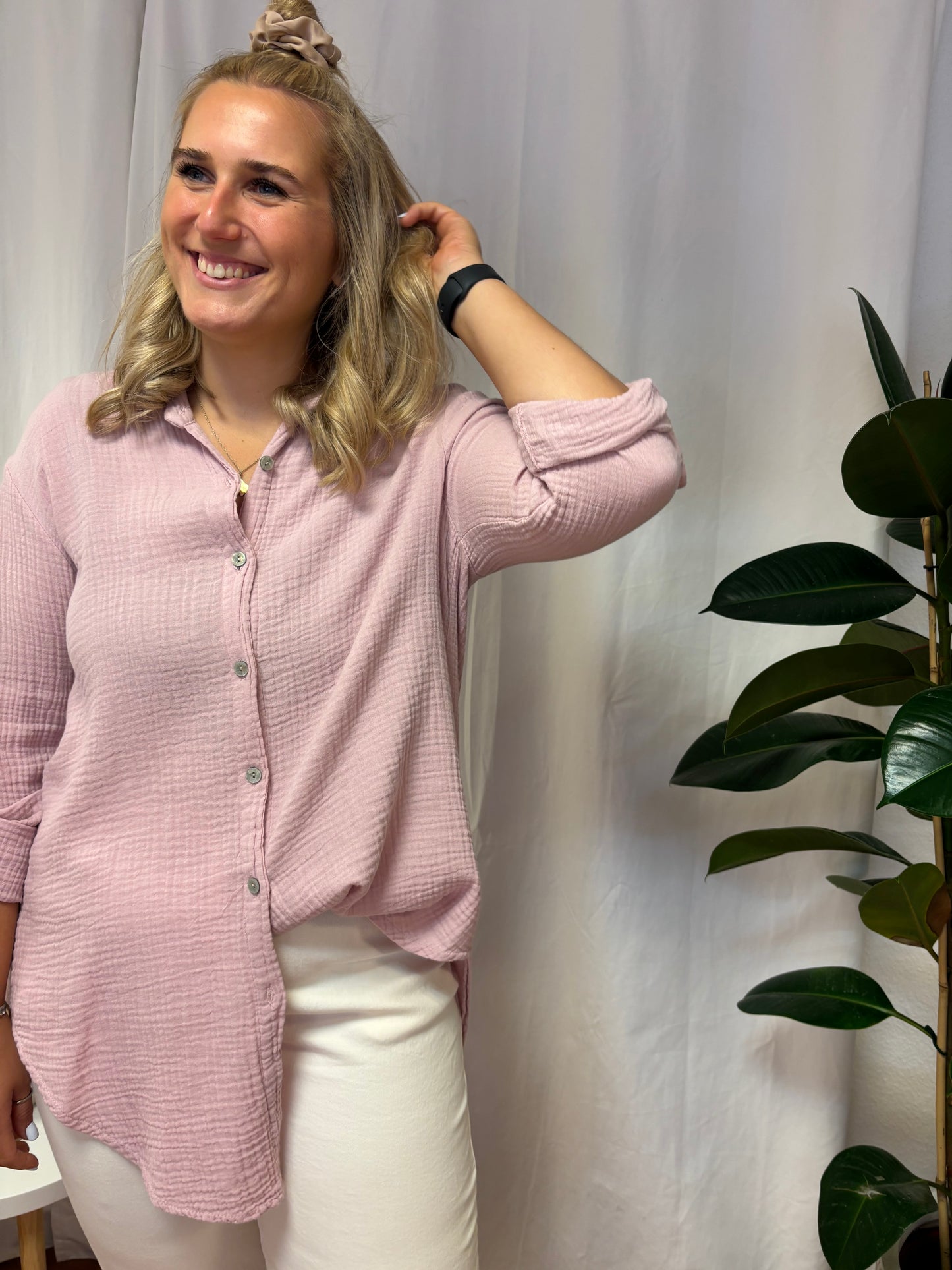 lockere Musselinbluse mit Knopfleiste