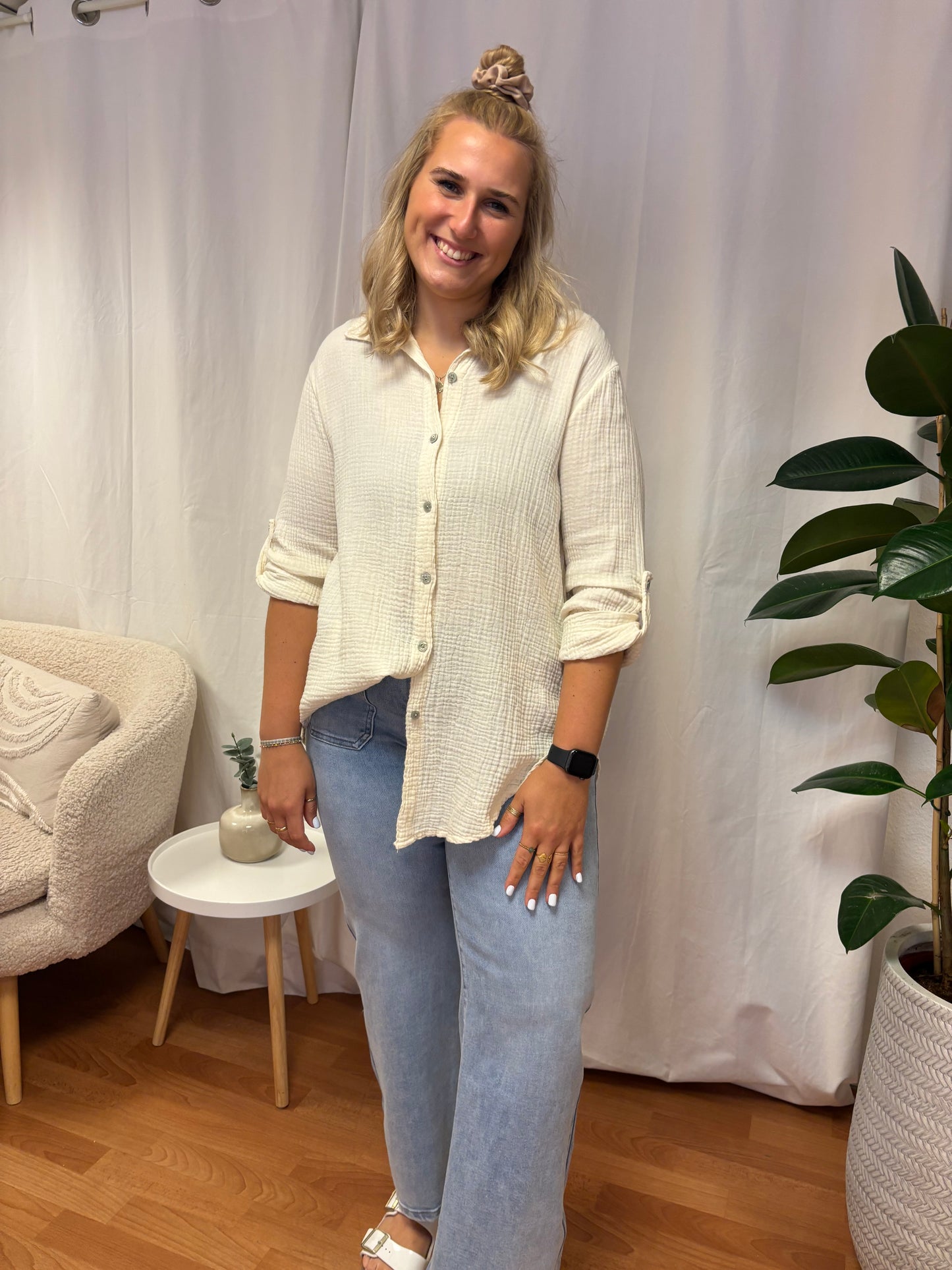 lockere Musselinbluse mit Knopfleiste