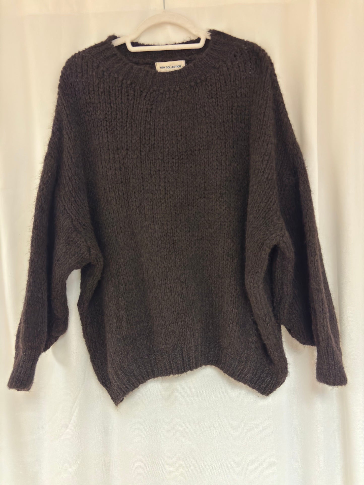 Weicher brauner StrickPullover