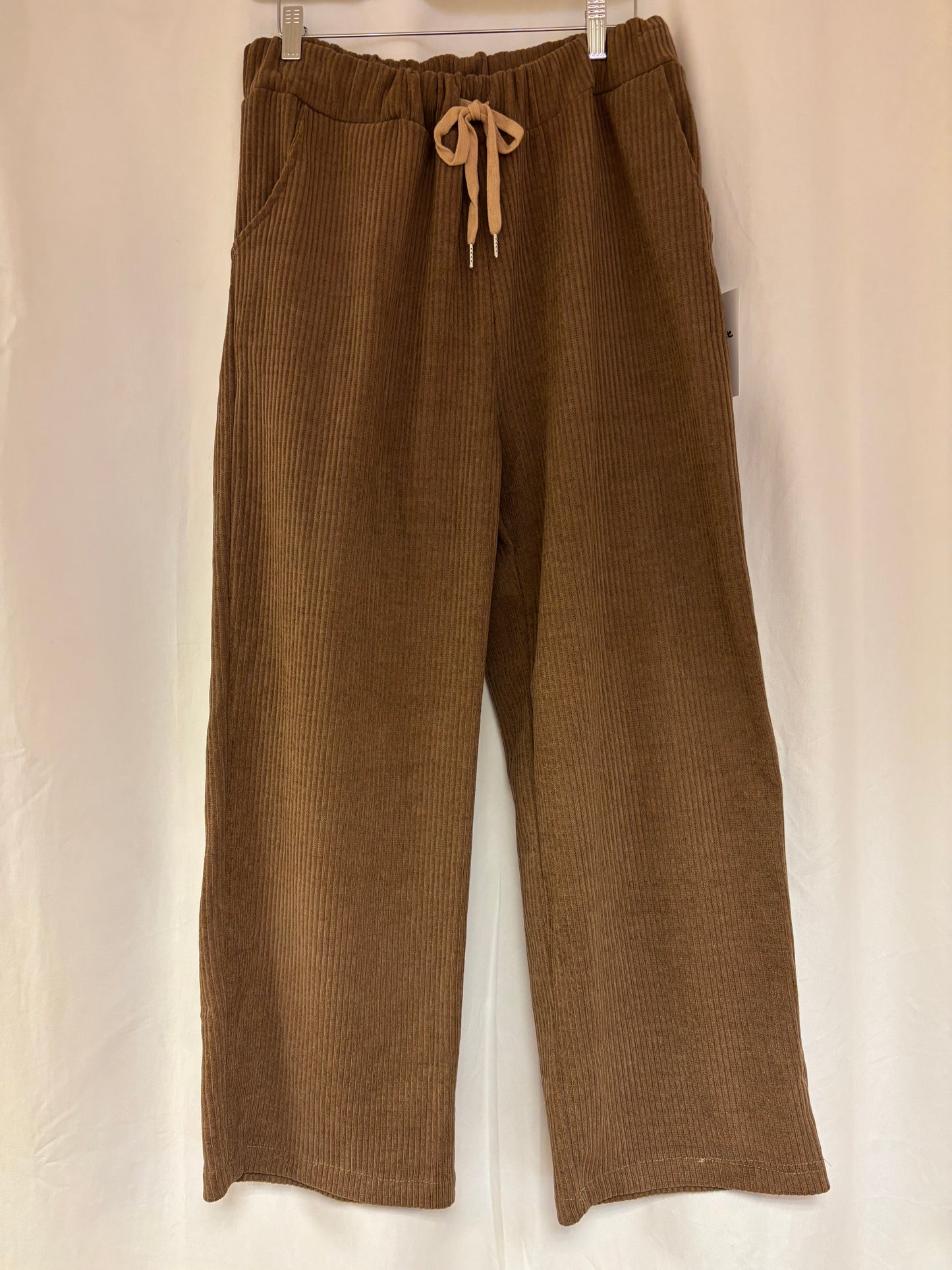 Weite Cordhose mit Gummizug