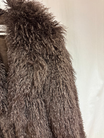 Felljacke mit Kragen