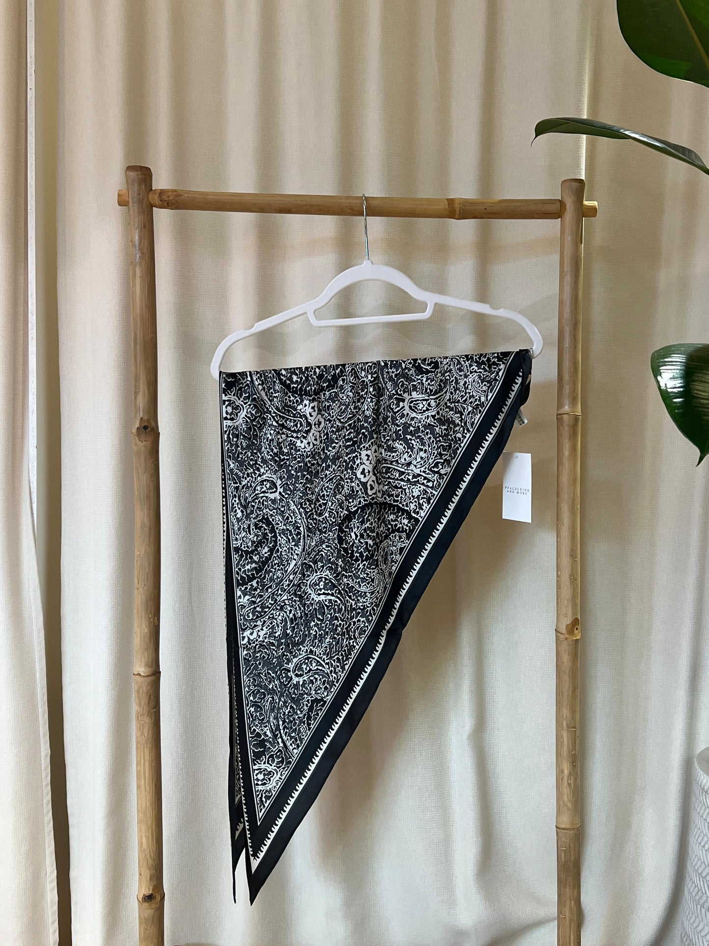 Satin Dreieckstuch