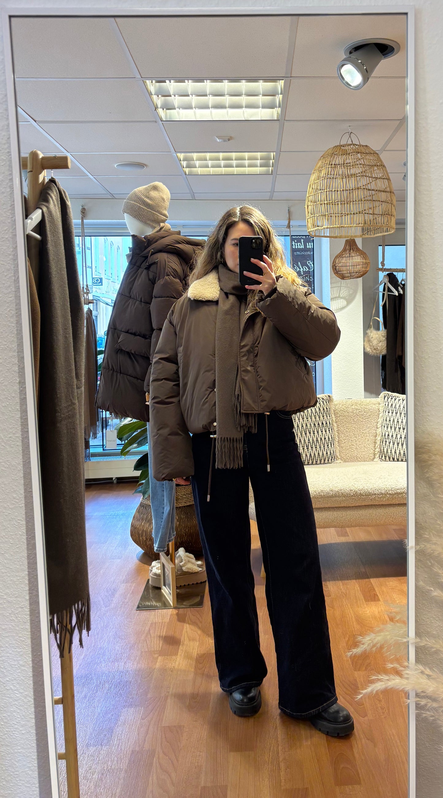 Braune Bomberjacke mit Teddykragen