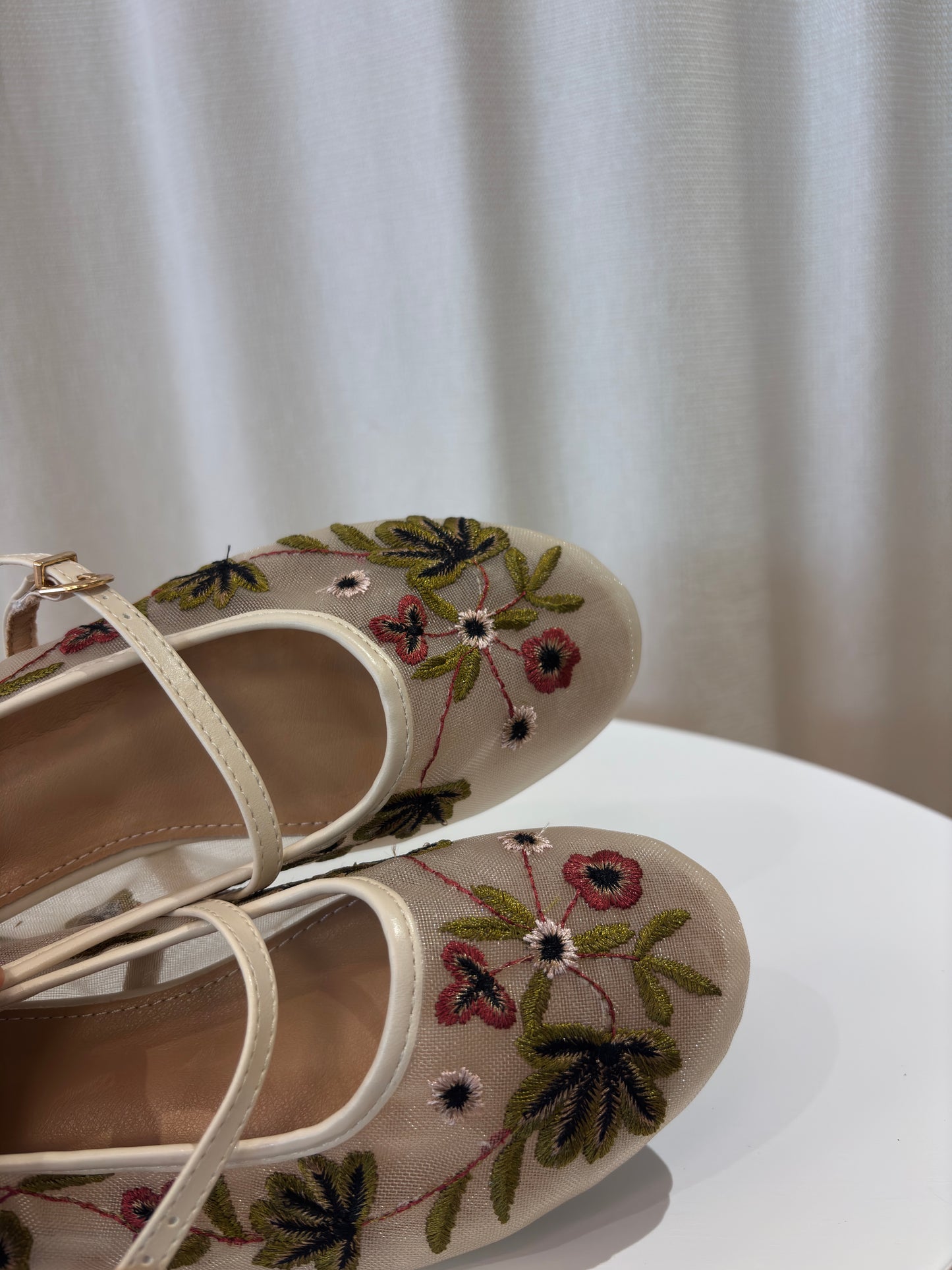 Ballerinas mit Blumen
