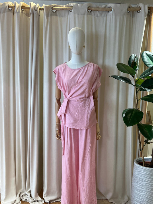 Lockeres Oberteil zum Binden