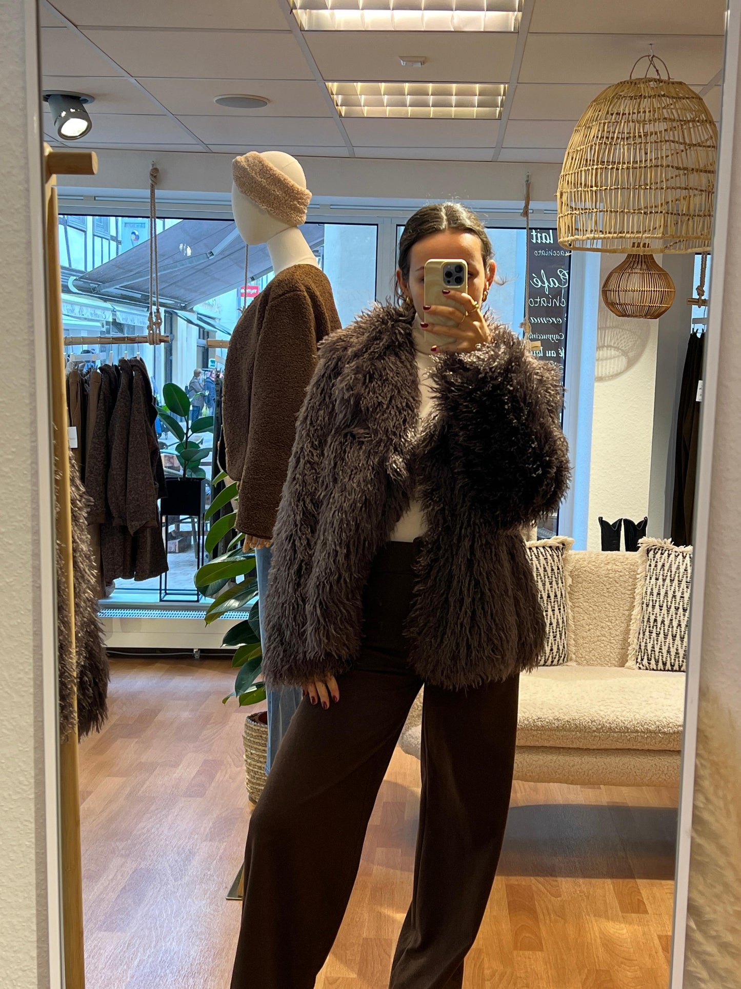 Felljacke mit Kragen