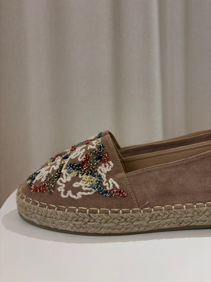 Taupfarbene Espadrille