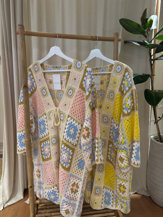 Bunter Cardigan Rosa und gelb