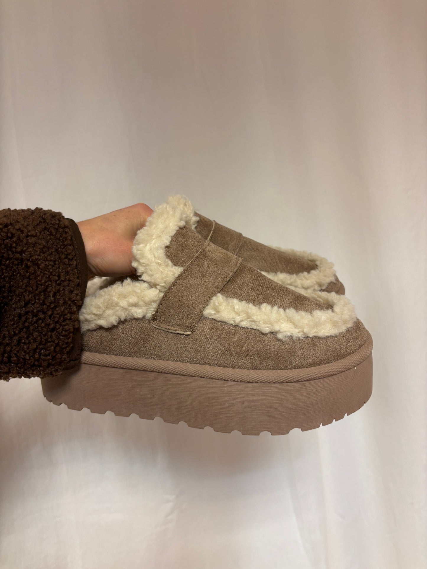 Fell Pantolette taupe