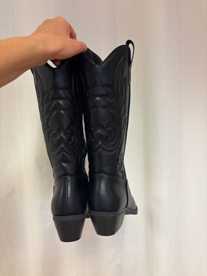 Schwarze Cowboystiefel