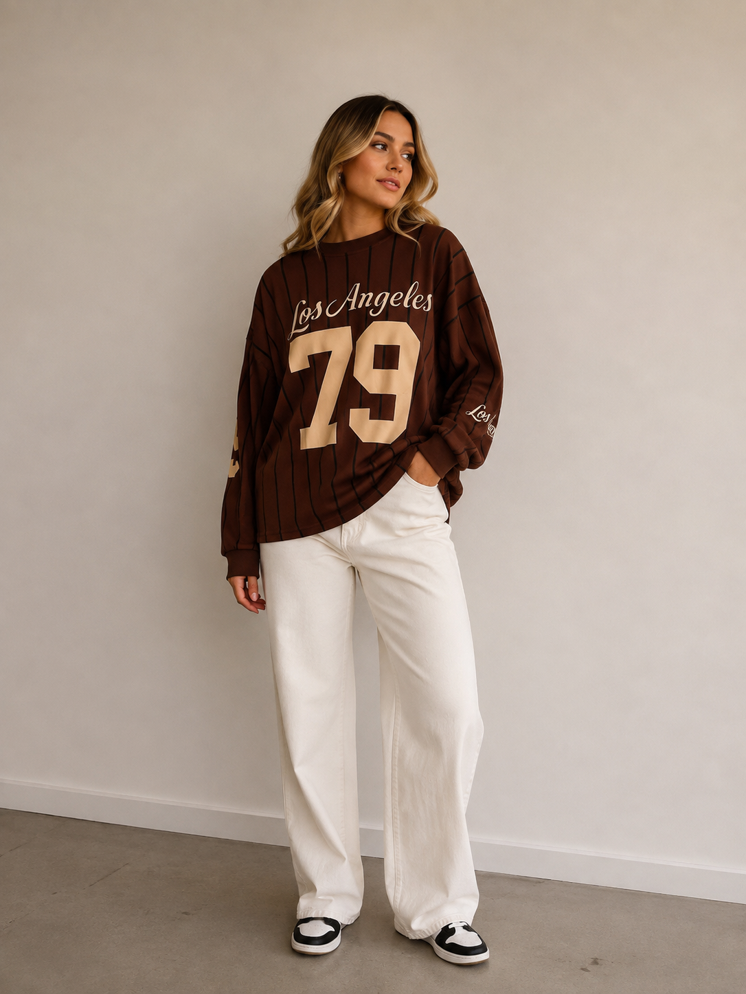 79 Los Angeles Pullover mit auffälligem Schriftzug- lässiger Damenpullover im urbanen Look