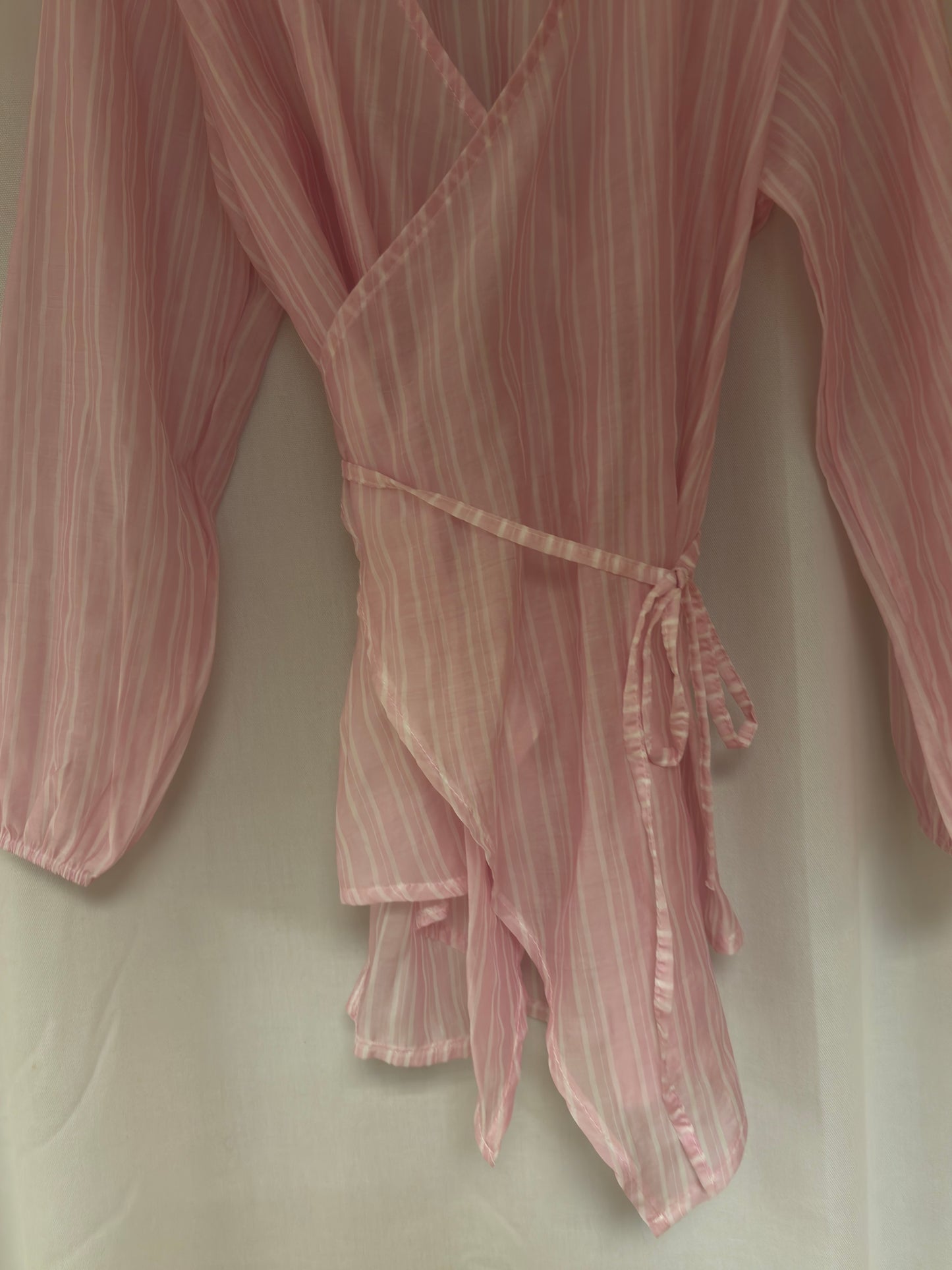 Gestreifte Wickelbluse rosa & beige