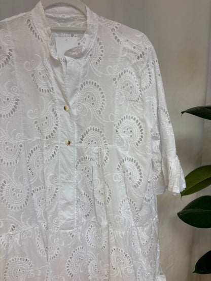 Kurzes Baumwollkleid Weiß mit Spitze