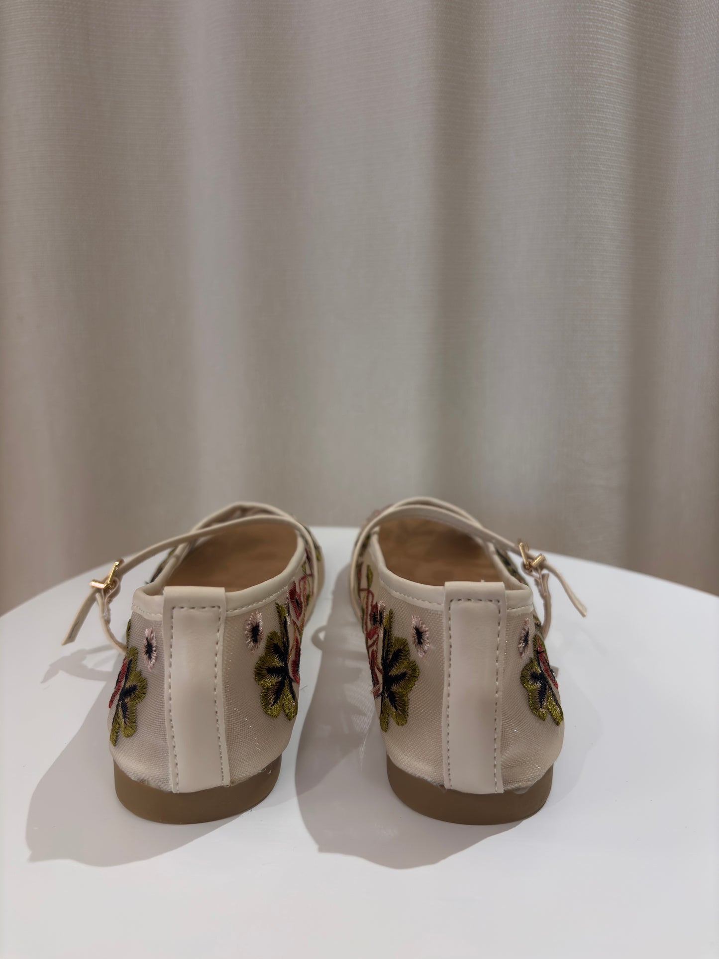 Ballerinas mit Blumen