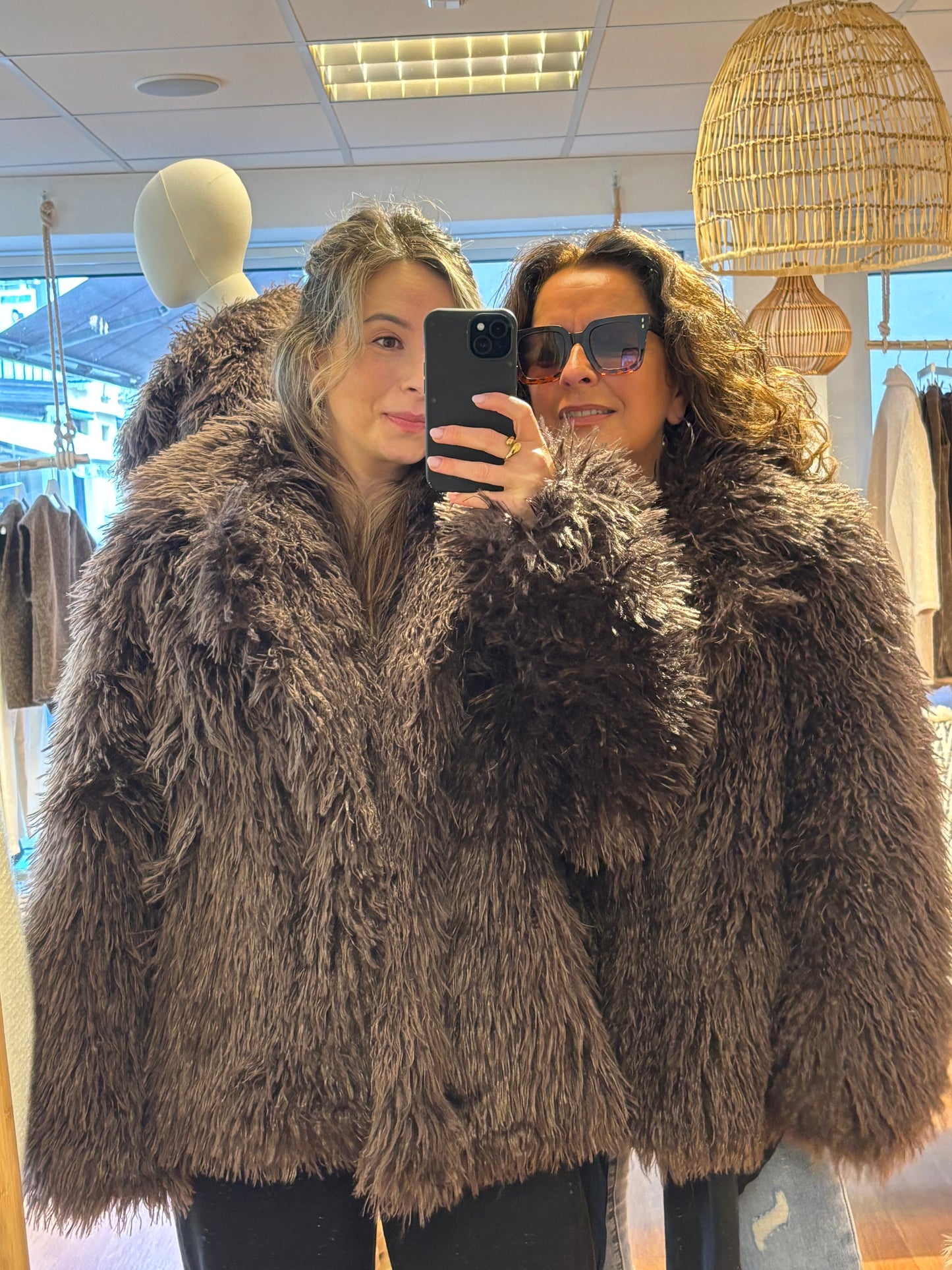 Felljacke mit Kragen