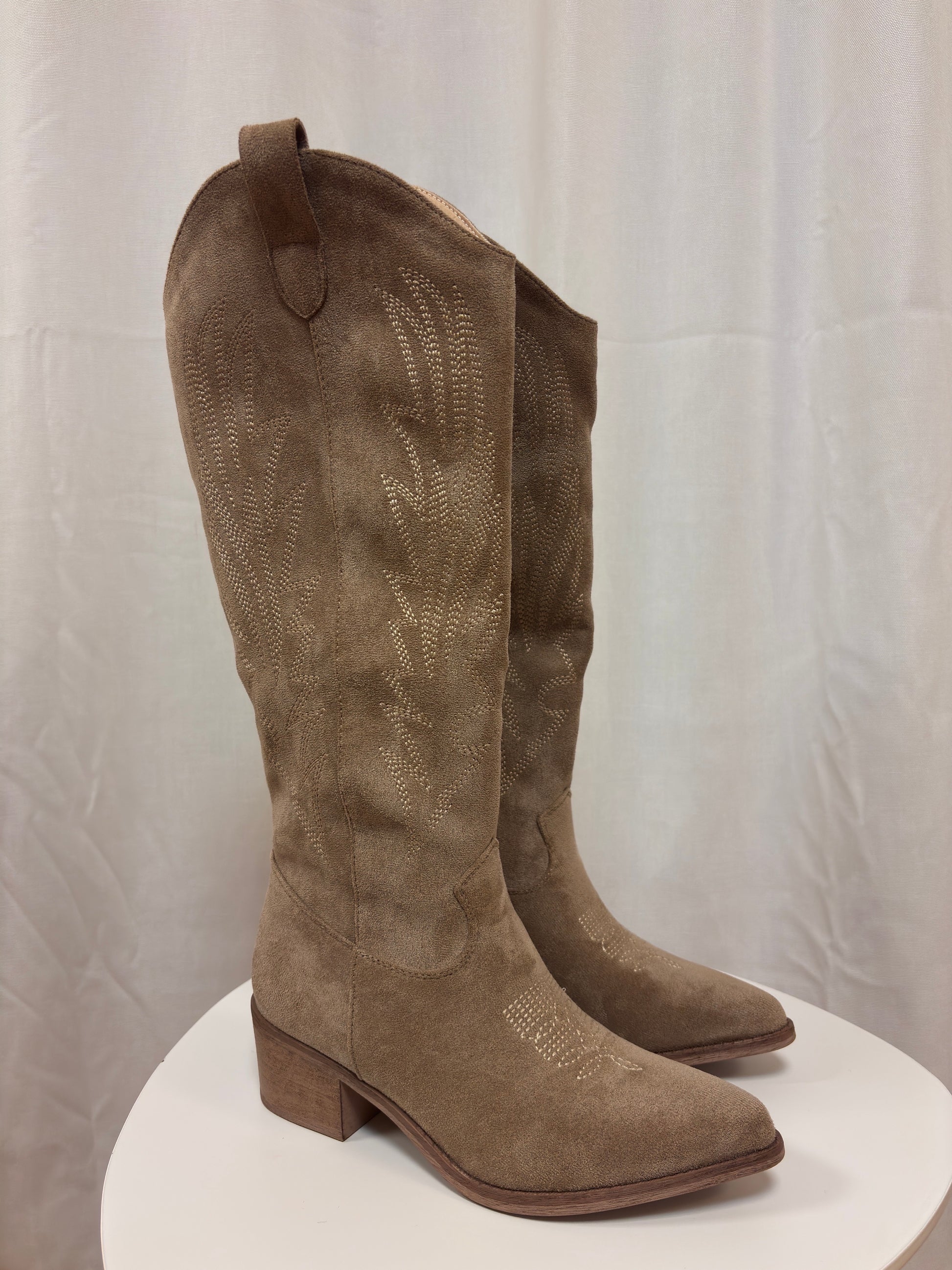 cowboystiefel damen taupe seitlich mit stickung