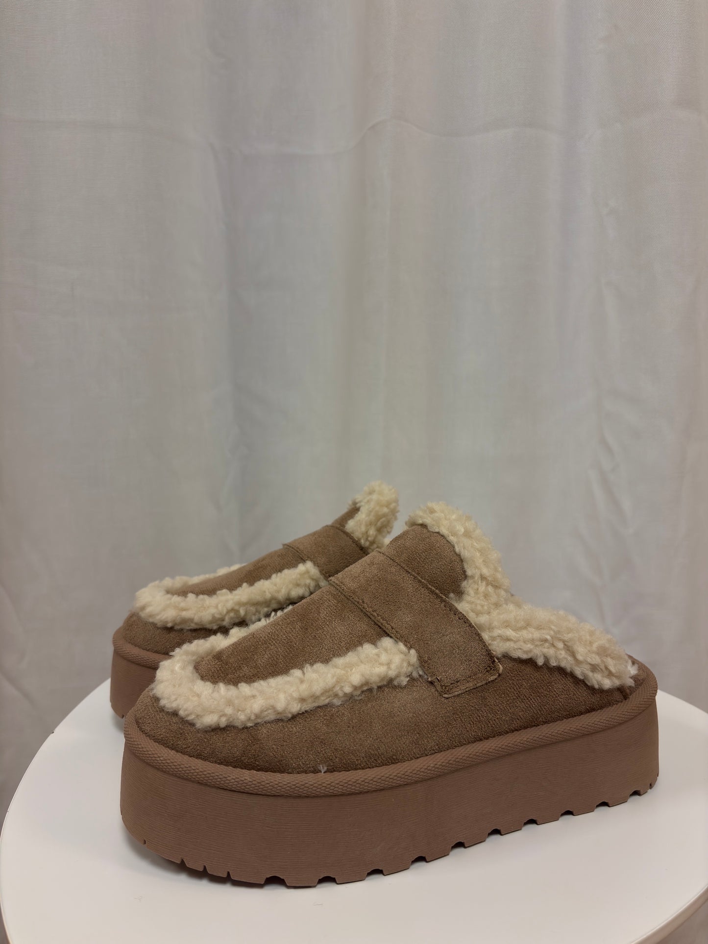 fell pantolette taupe damen mit fell