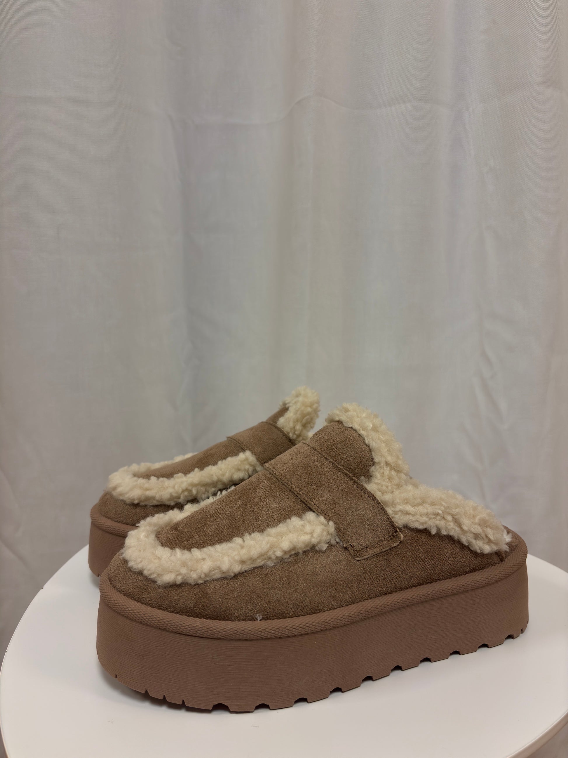 fell pantolette taupe damen mit fell